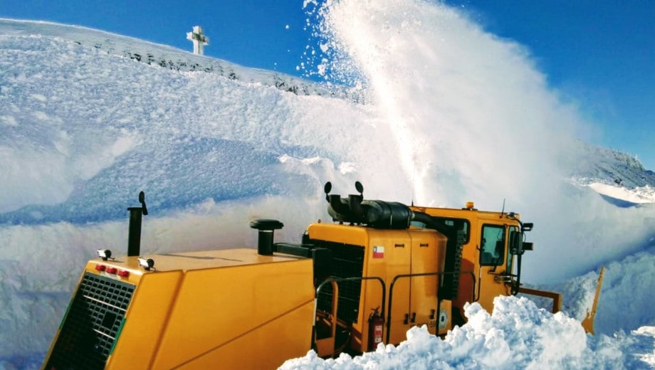 Pino Hachado Pass, Snow Blower, Machine, MOP , Chile, Argentina