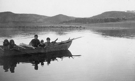 Yaghan, Canoe, Tierra del Fuego