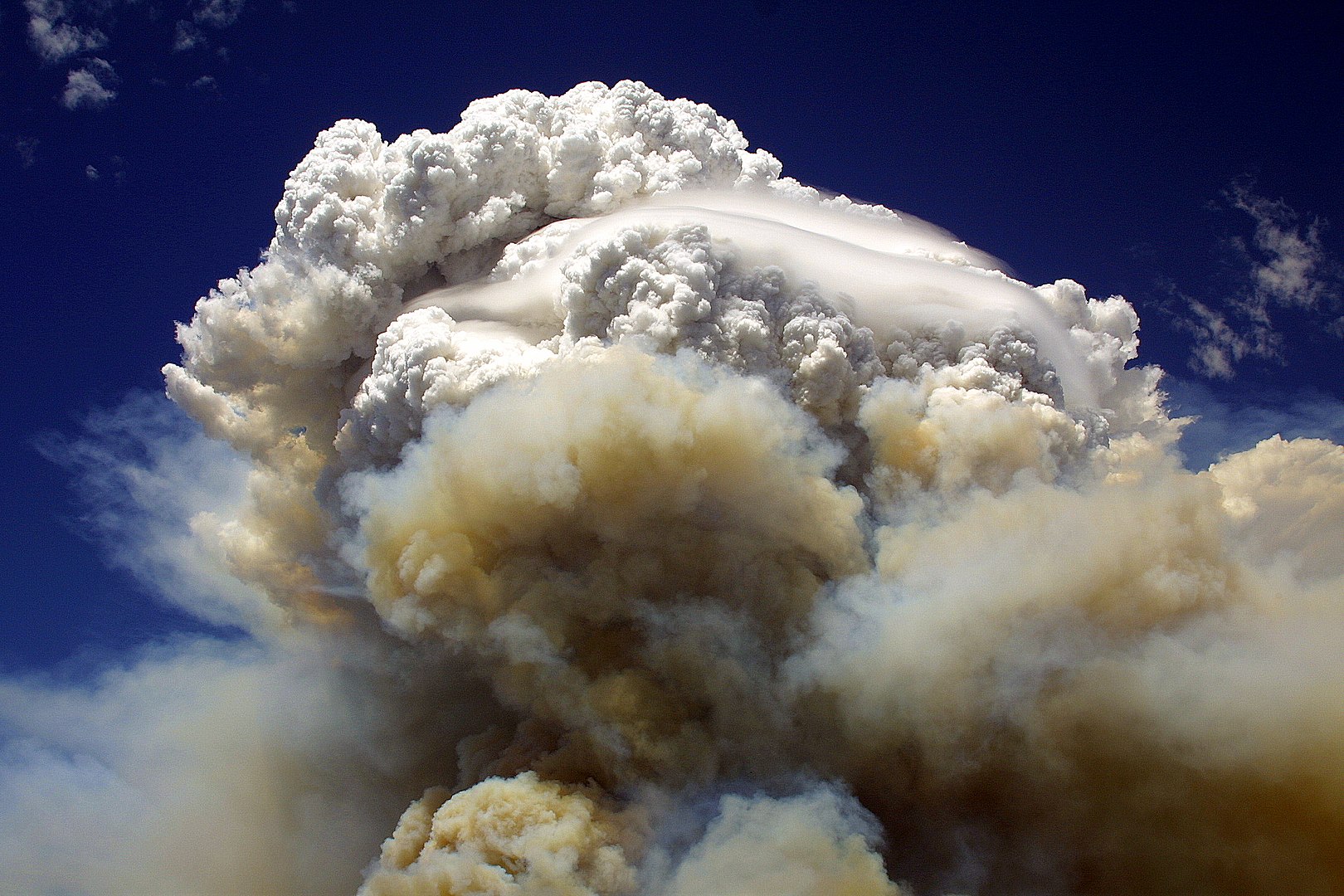 Intense fire cloud