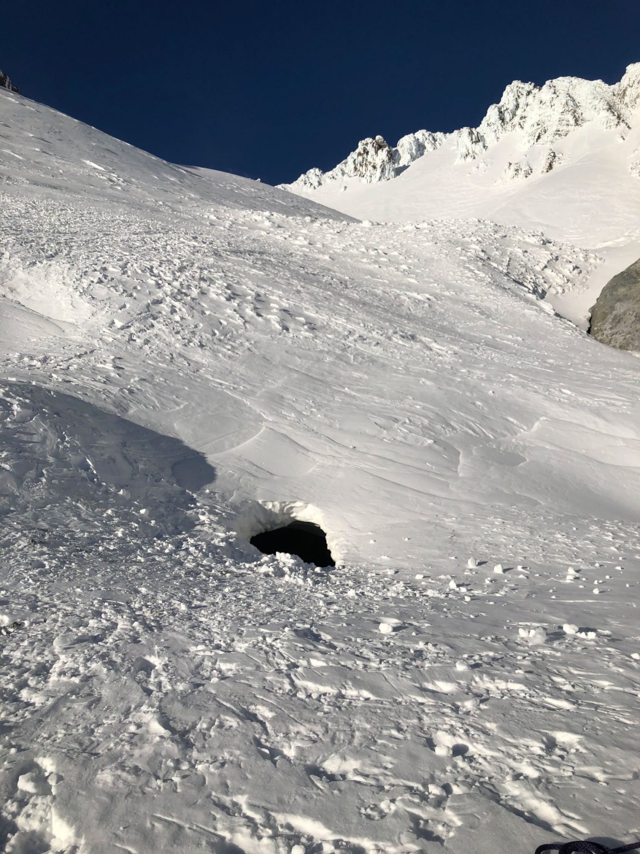 Climber Survives 15Foot Fall Into a Fumarole on Mount Hood, OR