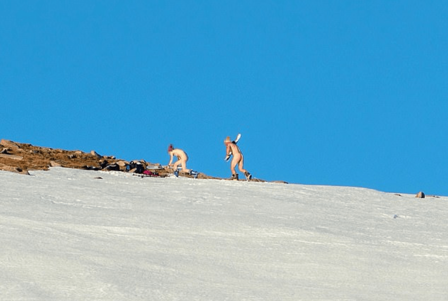 naked skiers, scotland, 