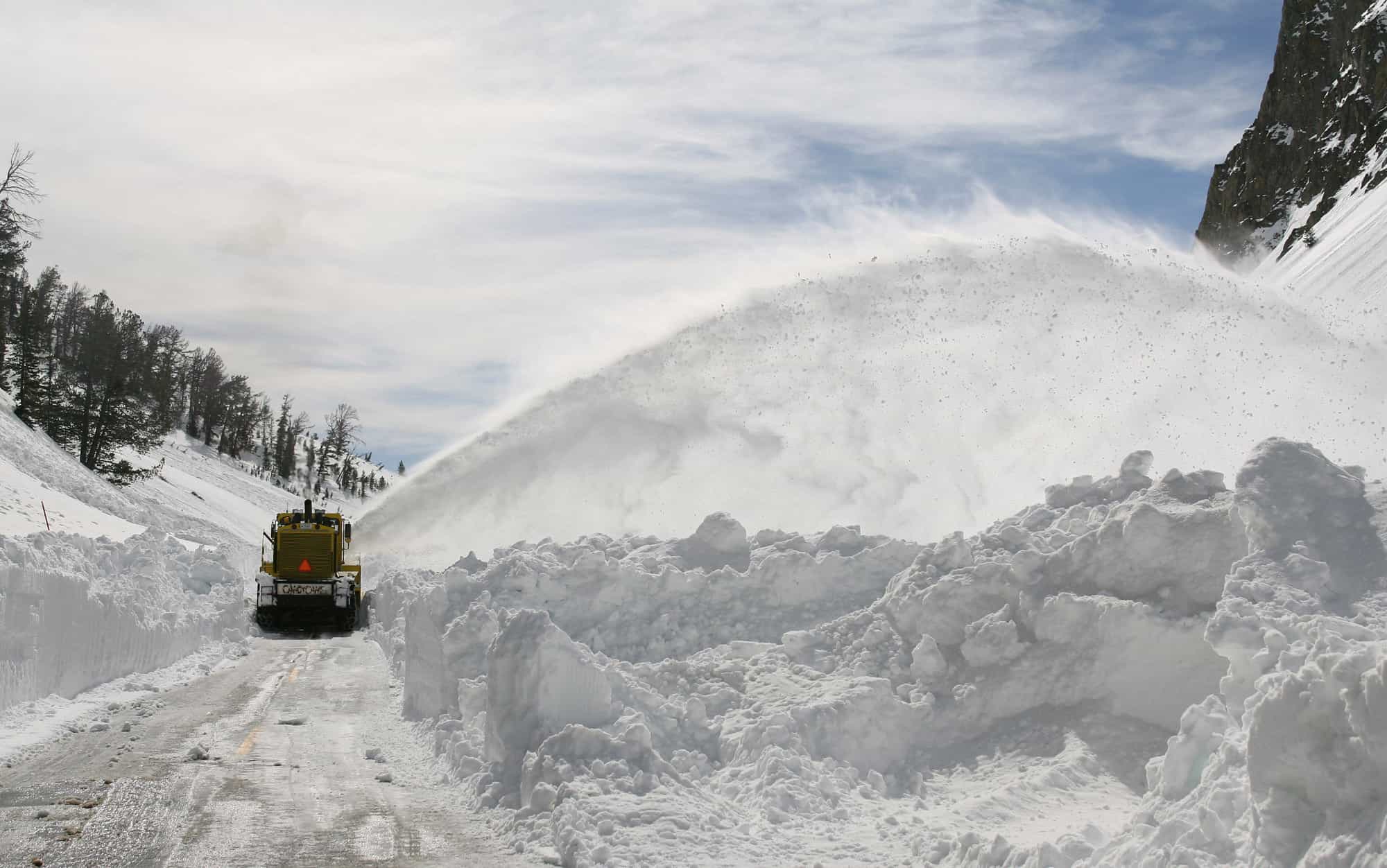 Roads in Yellowstone National Park Now Closed as Spring Plowing Begins