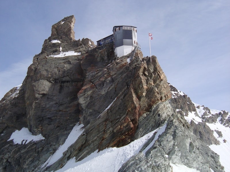 Bertol Hut on Col Des Bertol