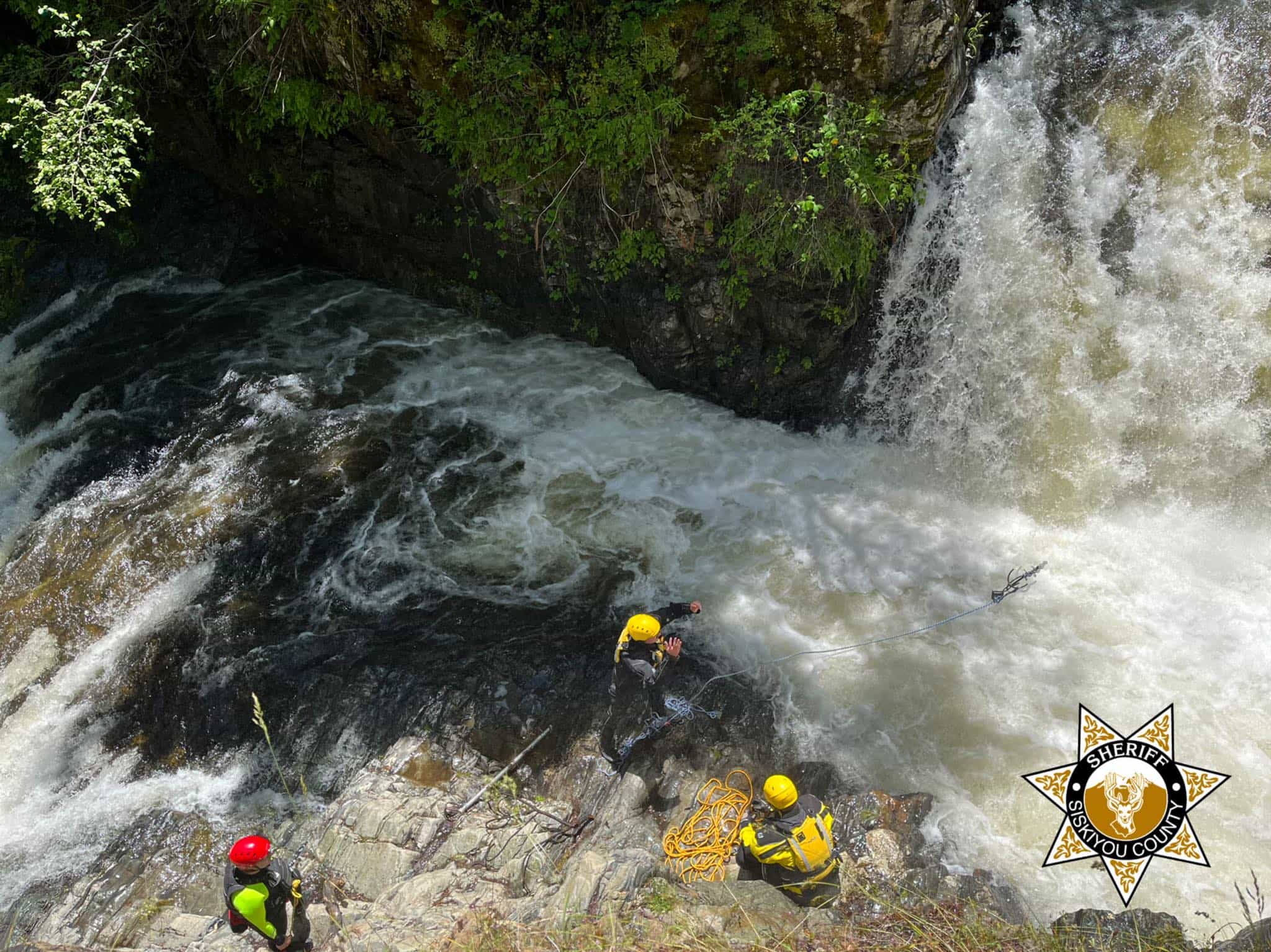 waterfall, man killed, rescue dogs, man drowned