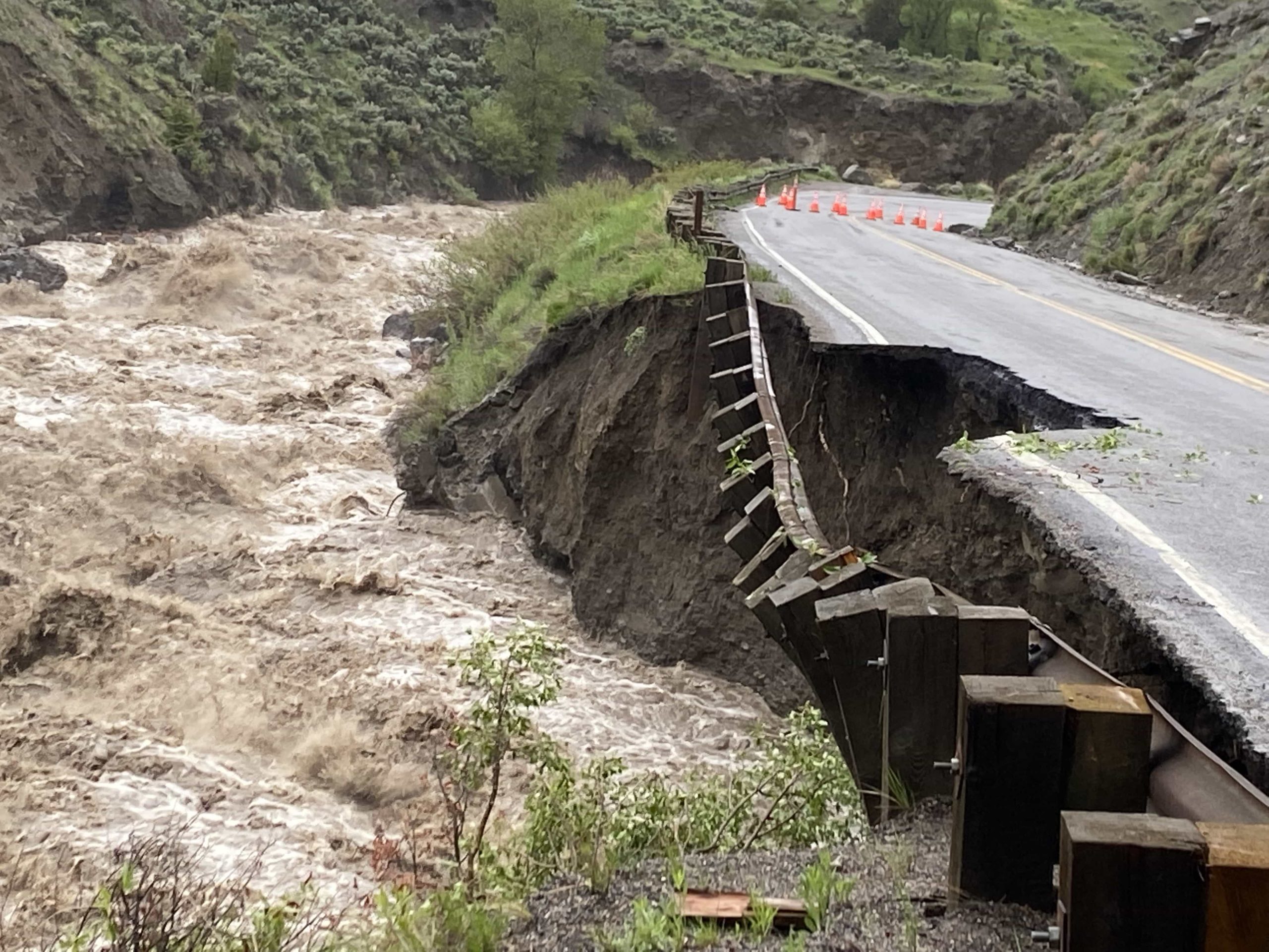 yellowstone flooding