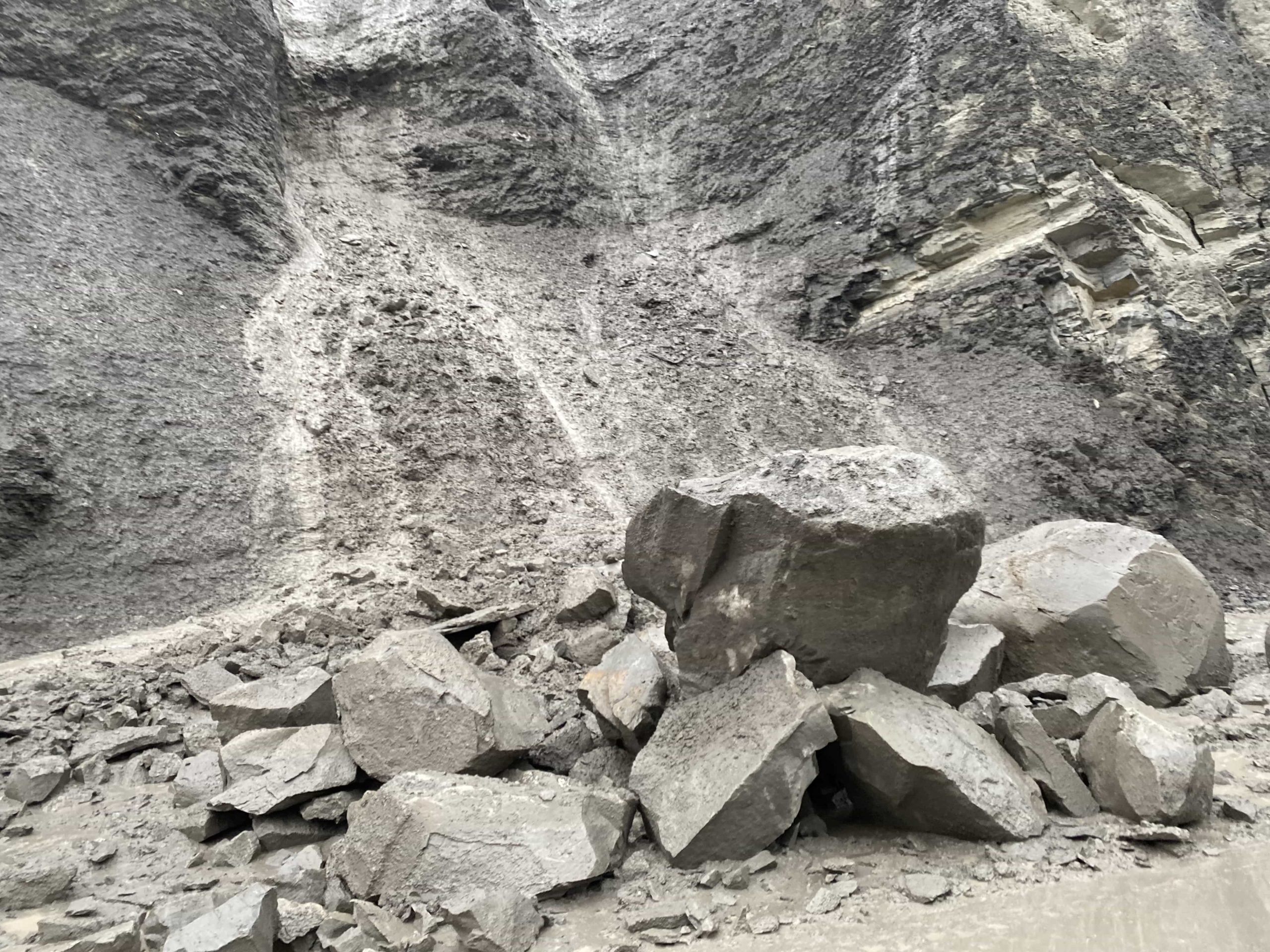 yellowstone rockslide