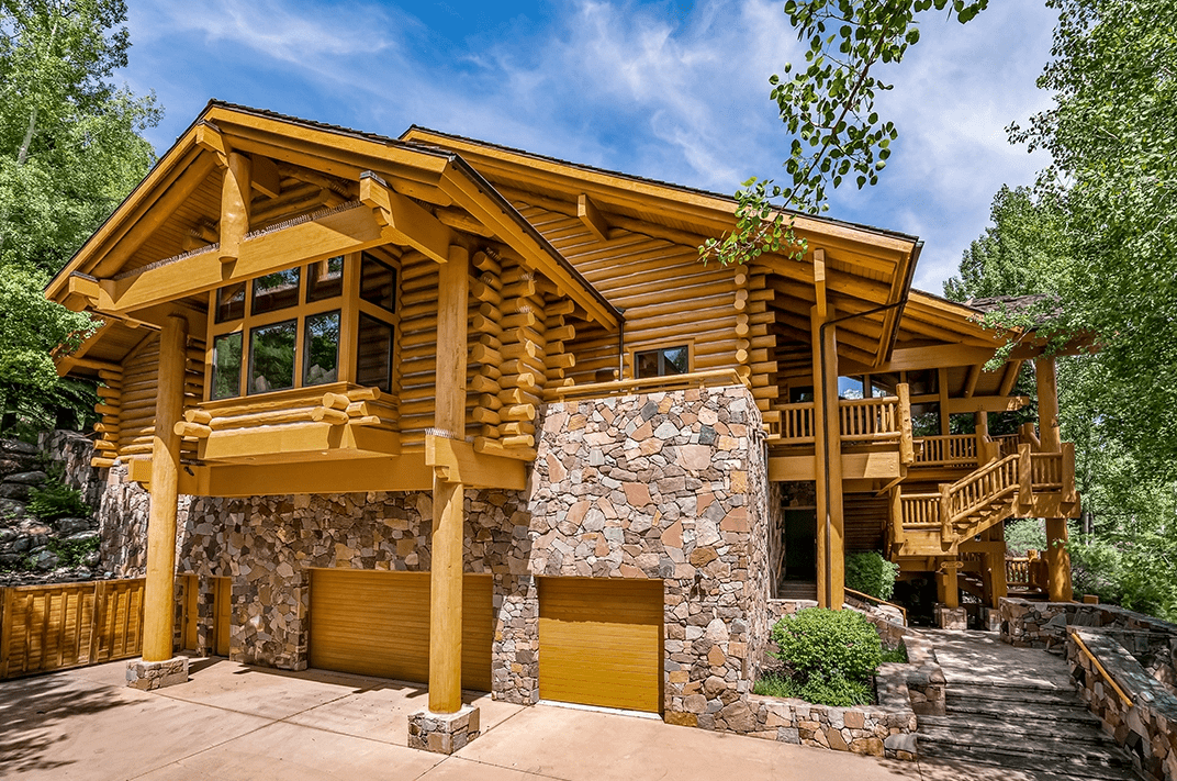 Nicklaus home curb view