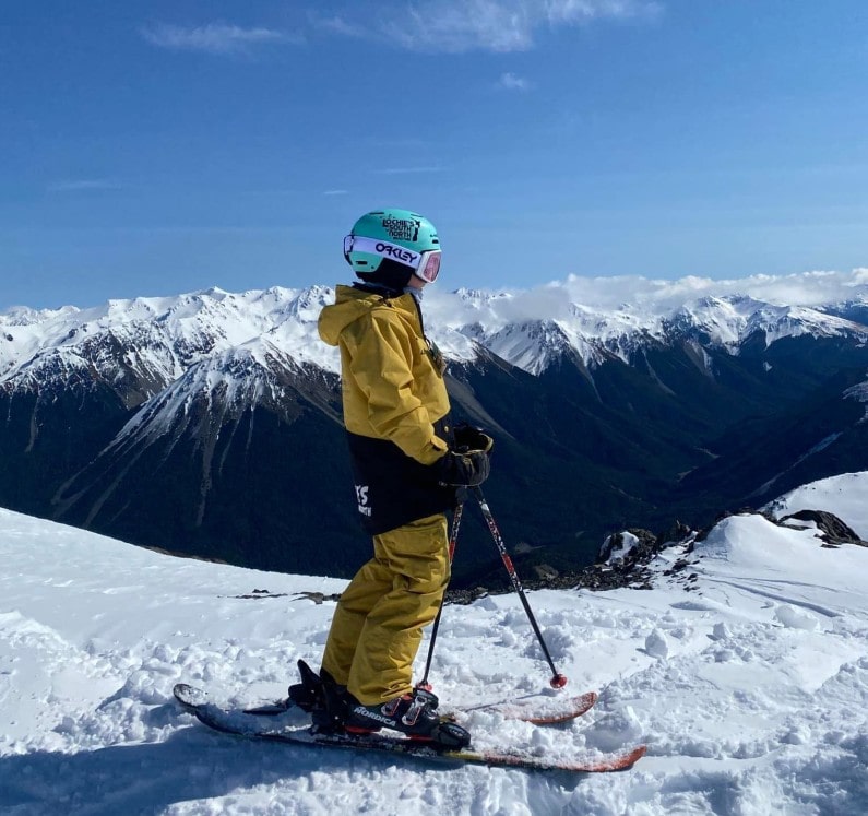 Lochie skiing