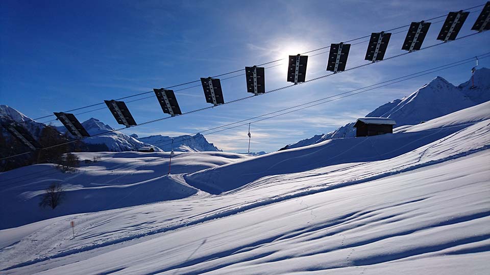 Solar cells on lift