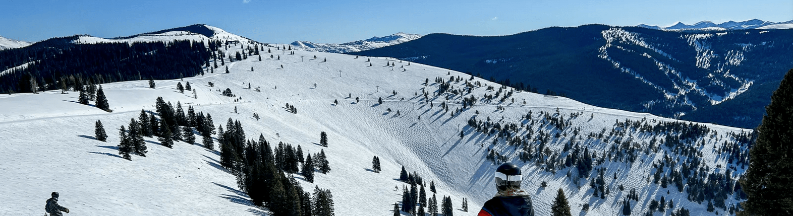 Bluebird bowl skiing in Colorado. 