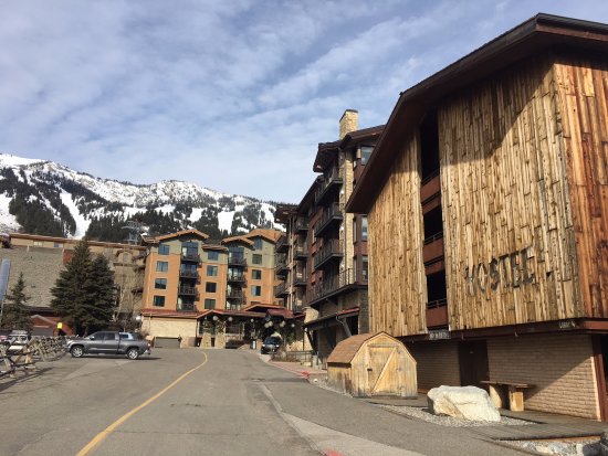 Awesome ski hostels around the world