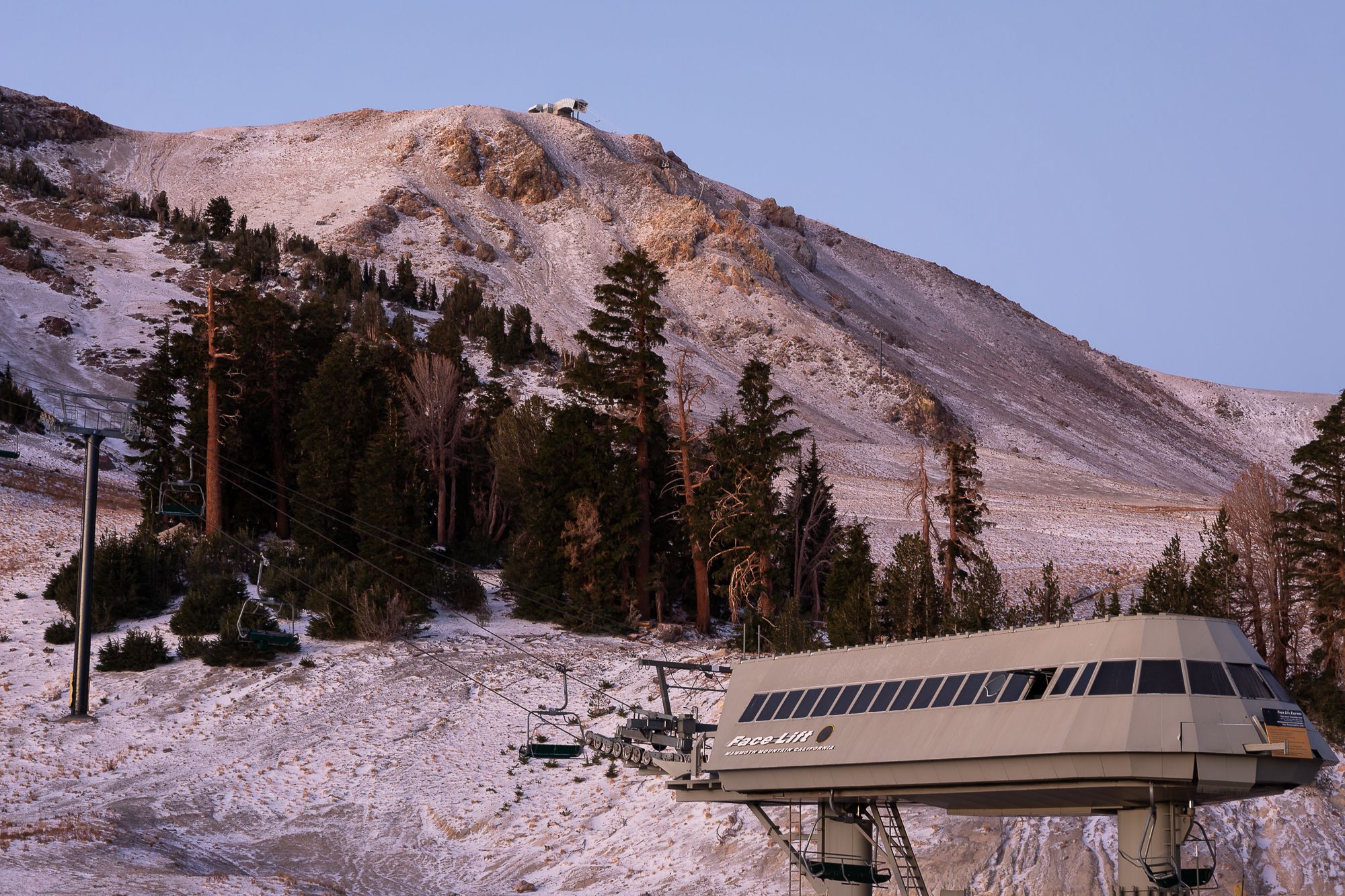 First snowfall dusts California's Mammoth Mountain