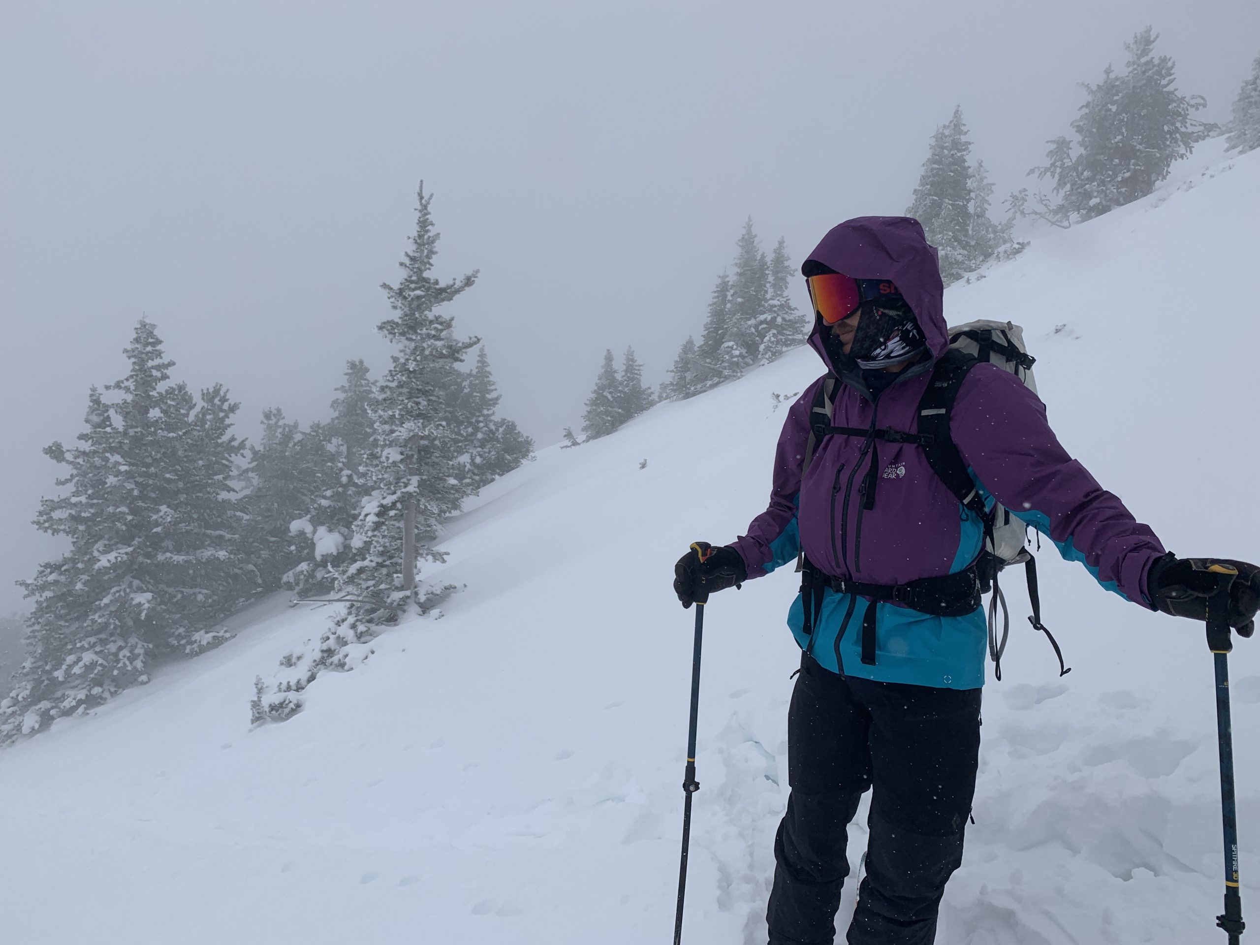 GEAR REVIEW] Why I Chose Mountain Hardwear for My Jacket, Gloves