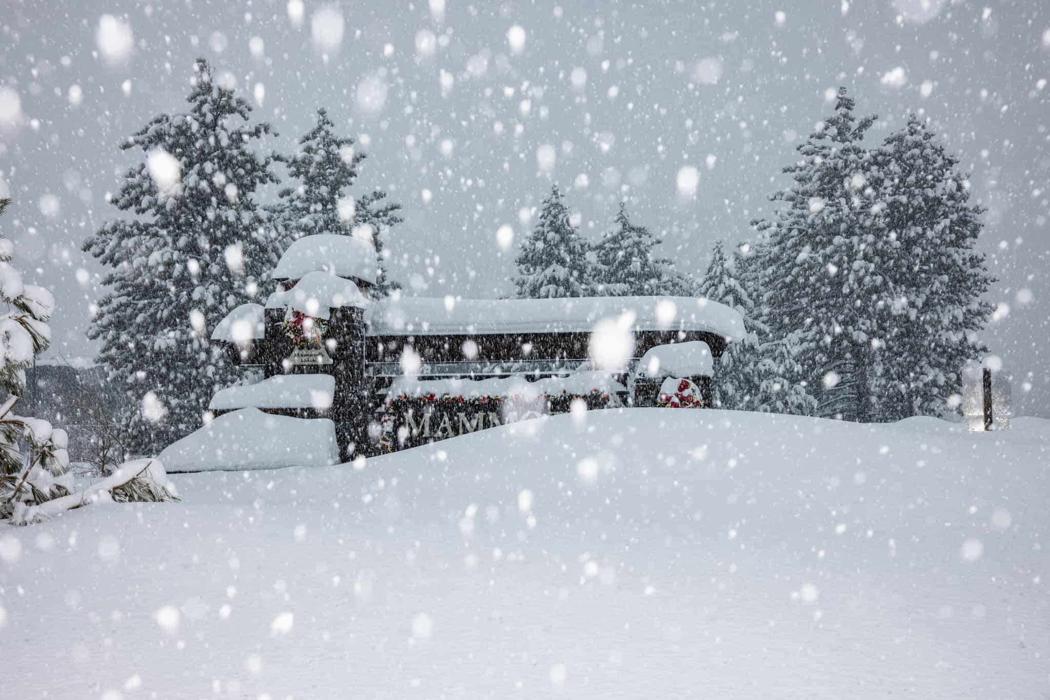 Mammoth Mouhtain, California, snowfall,