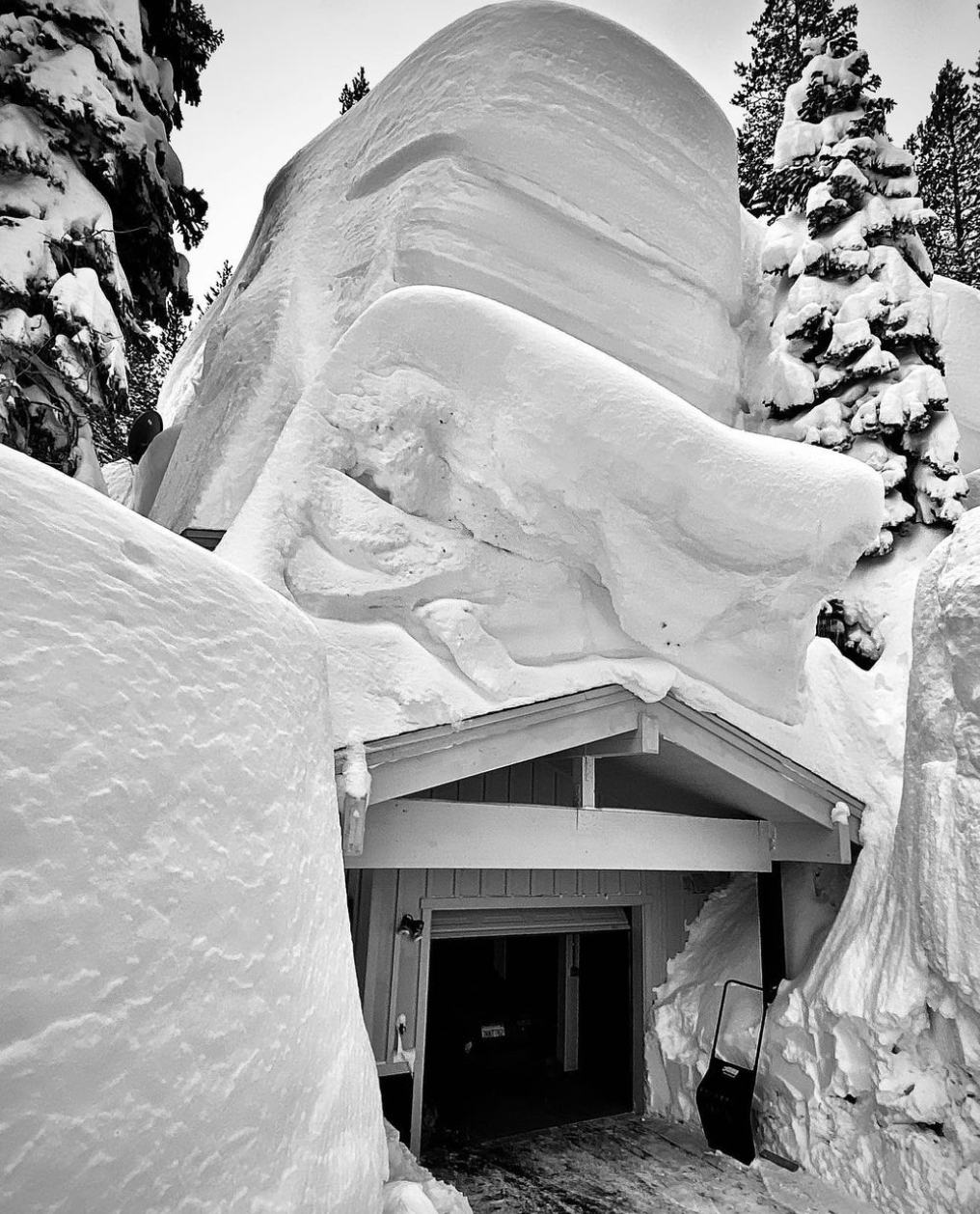 715″ – Lake Tahoe, CA, Just Surpassed 700″ For Season and Snowiest