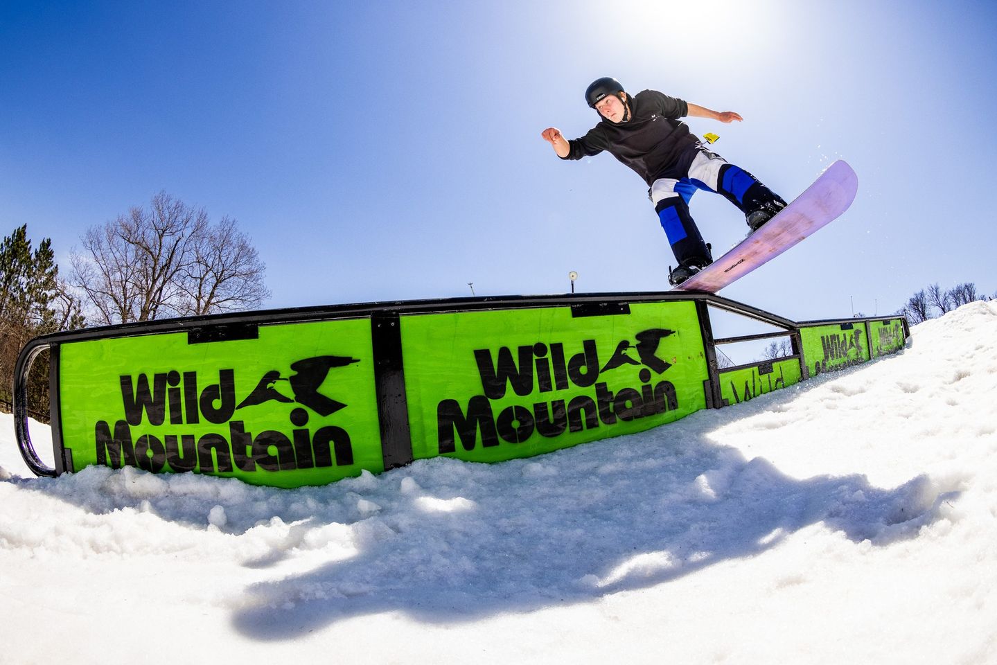 Wild Mountain snowboarder who's hungry for leftovers 