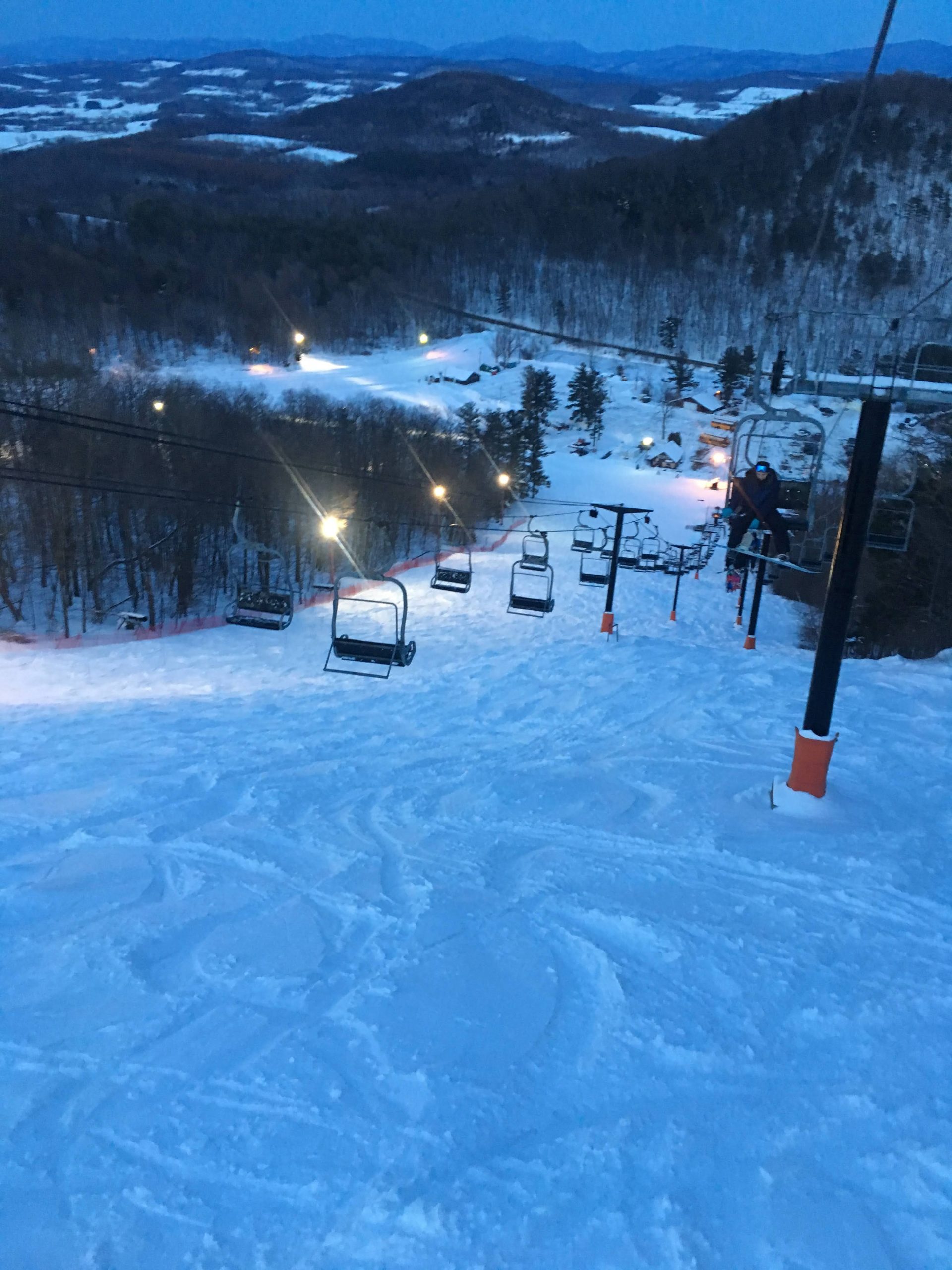 Quiet night skiing at Willard