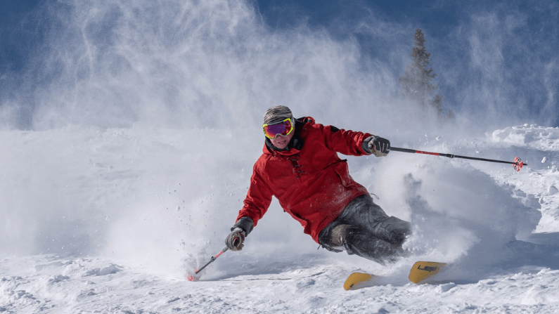 Dan Egan skiing