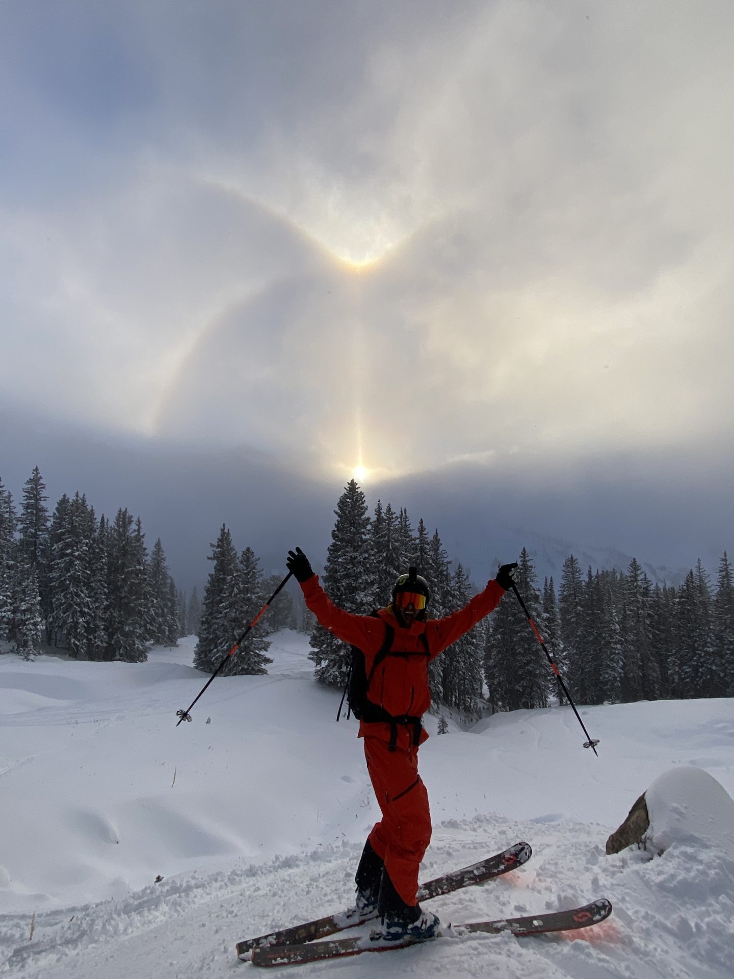 What are sun halos, why do they happen?