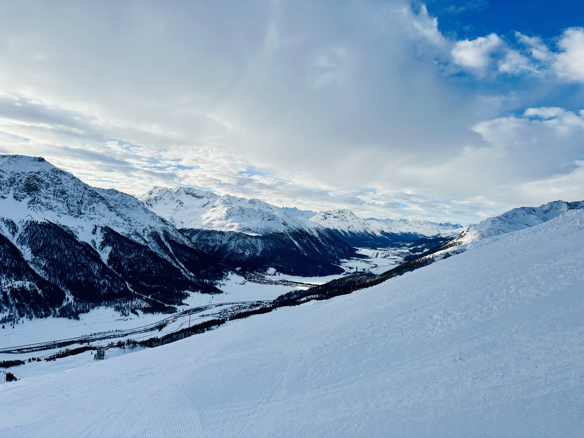 Wir stellen die Resorts vor, die durch St. Moritz in der Schweiz zu Aikon hinzugefügt wurden