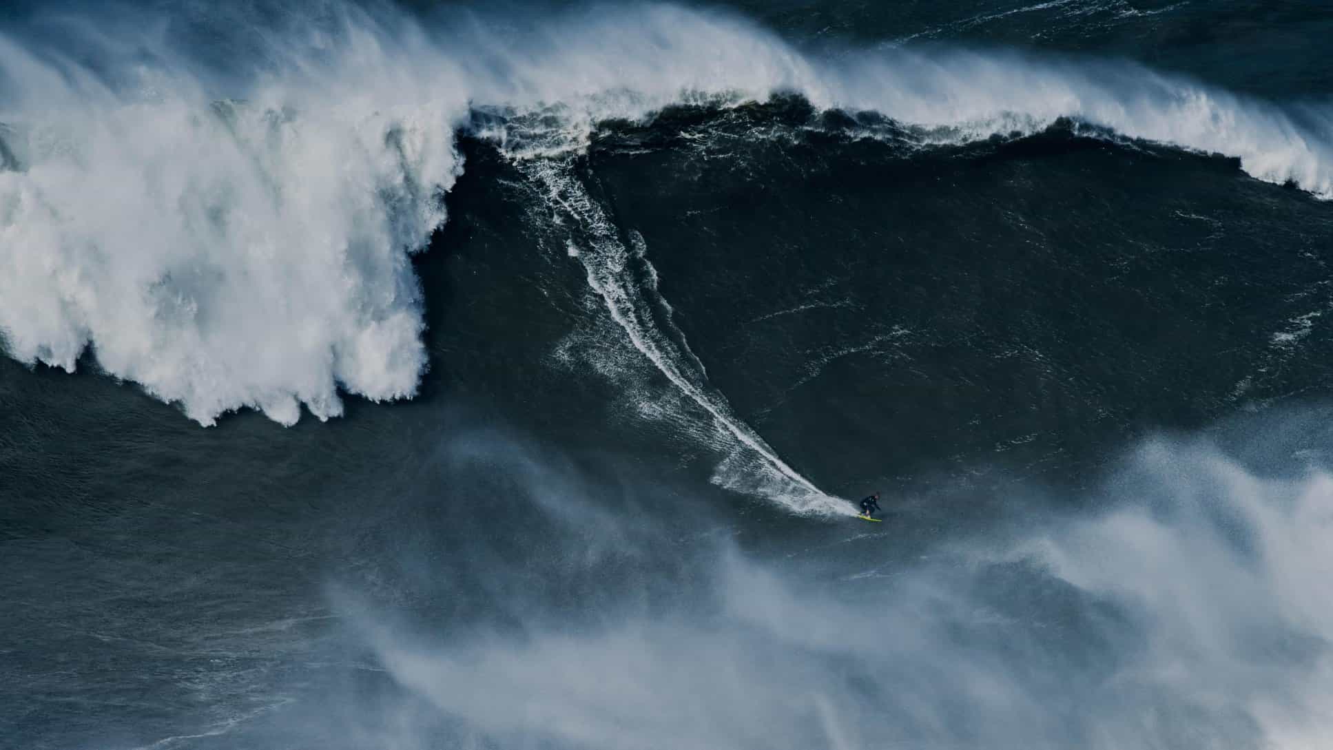 O recorde da maior onda foi recentemente estabelecido em Nazaré, Portugal