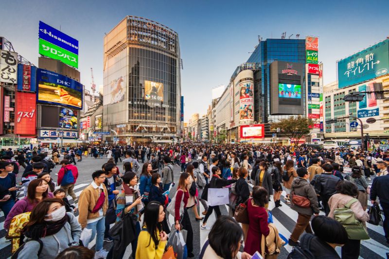 Crowded crosswalk in Japan