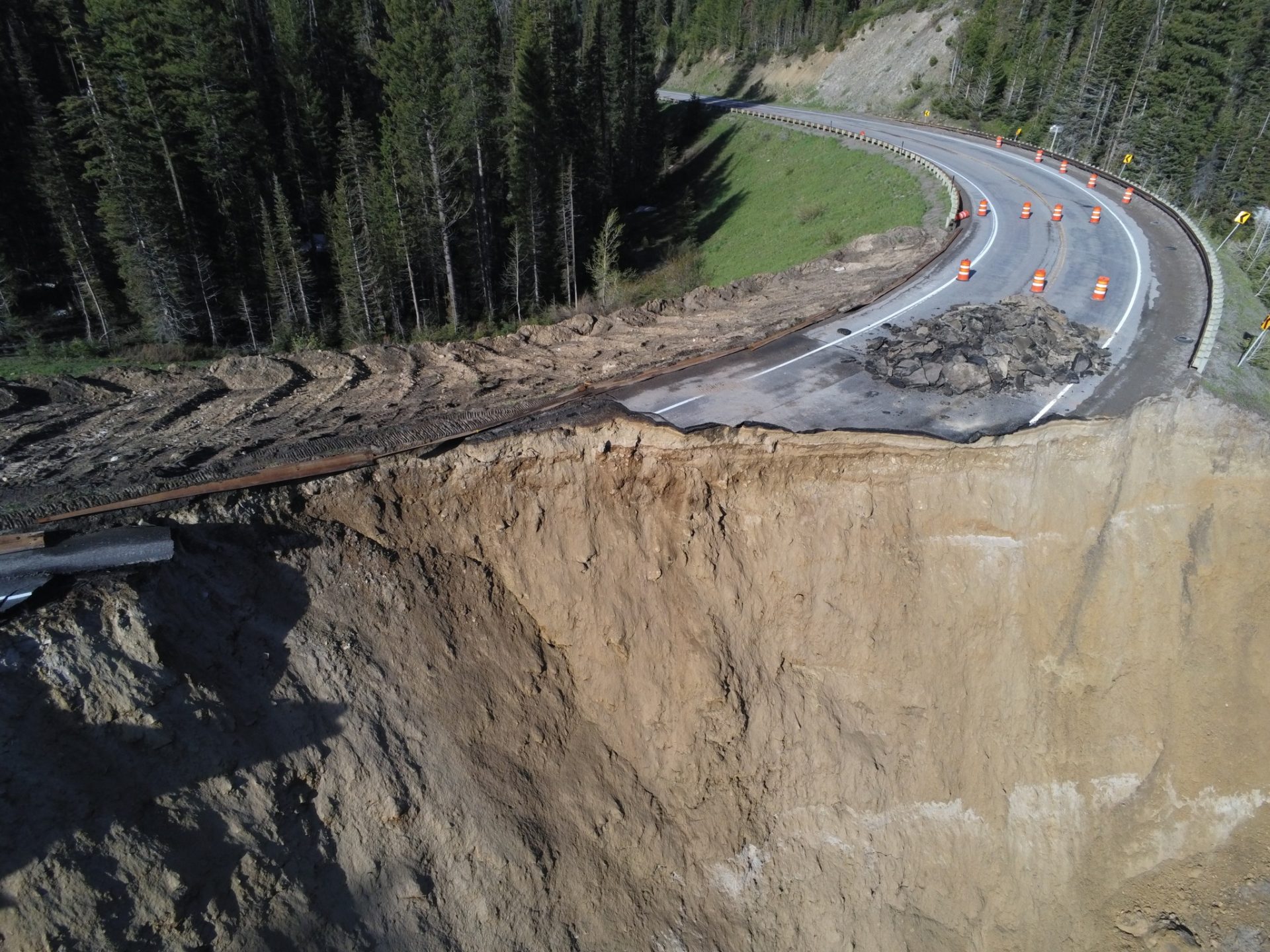 teton pass closed