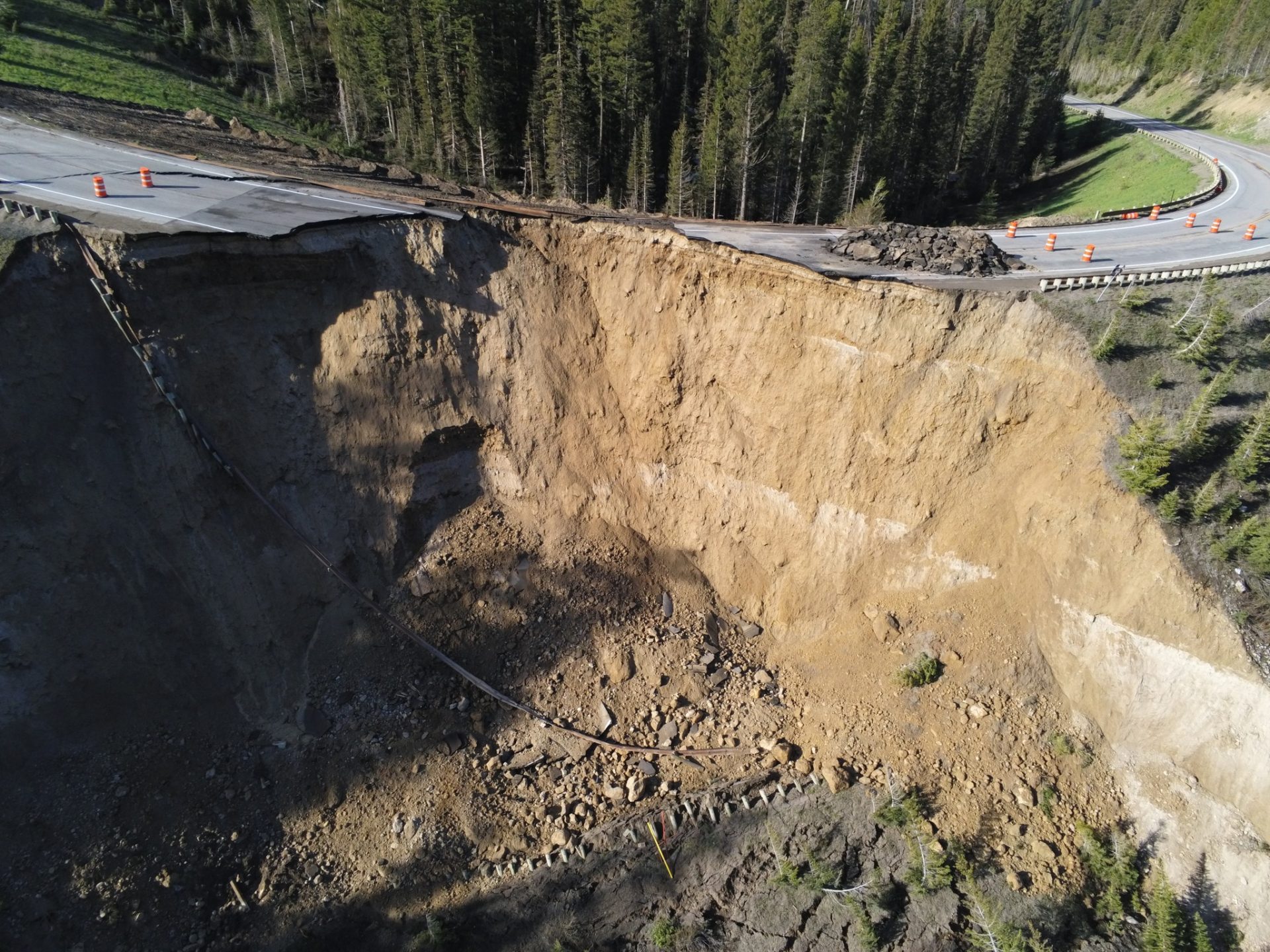 teton pass closed