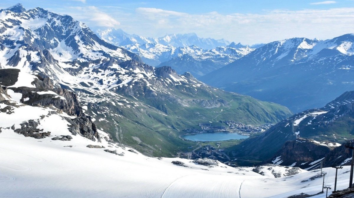 Looking out toward Lac du Chevril from Grande Motte. Photo Credit: SeeTignes