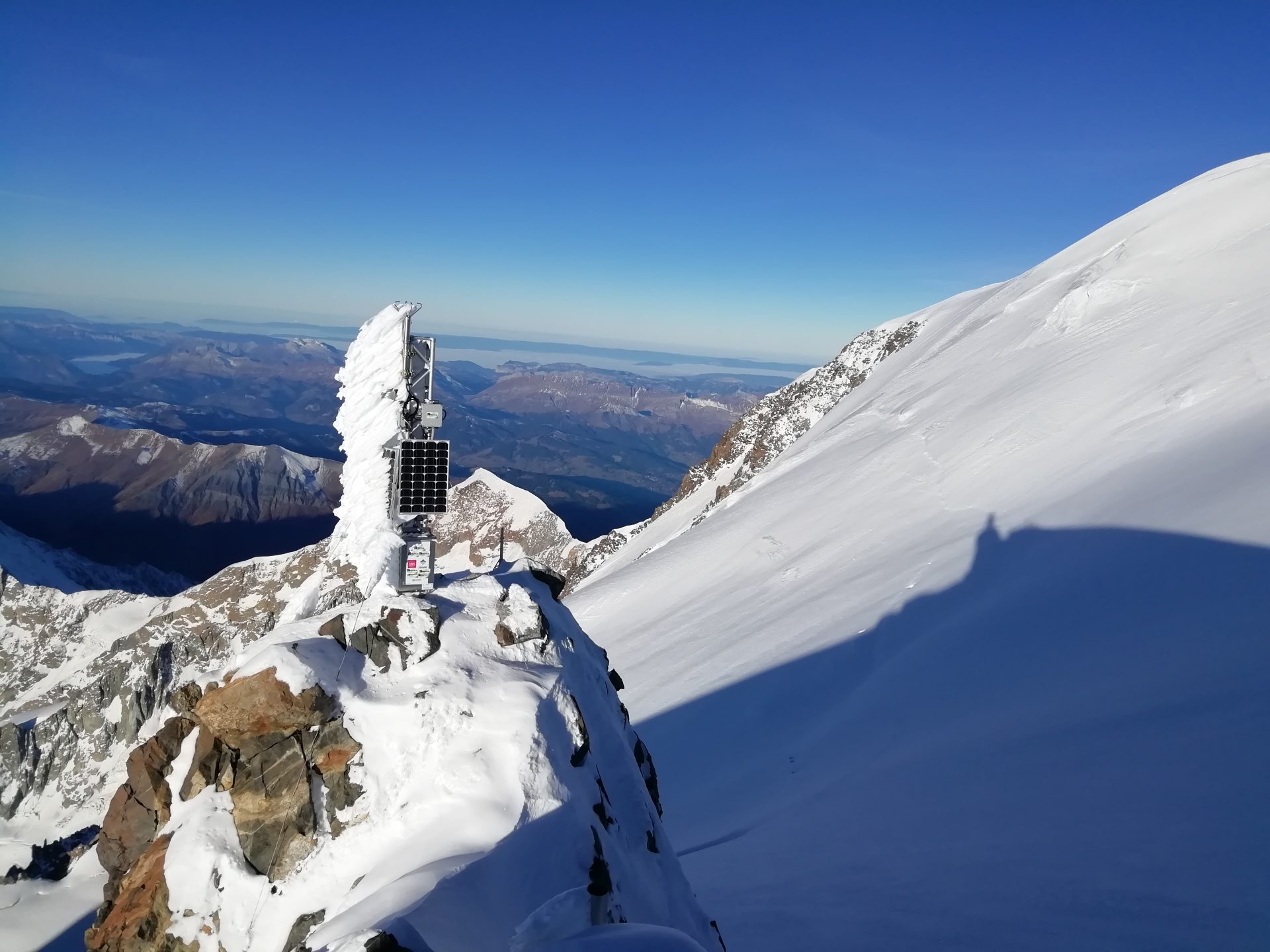 Mont Blanc’s Peak Temperature Soars Above Freezing for 33 Hours for the First Time Ever