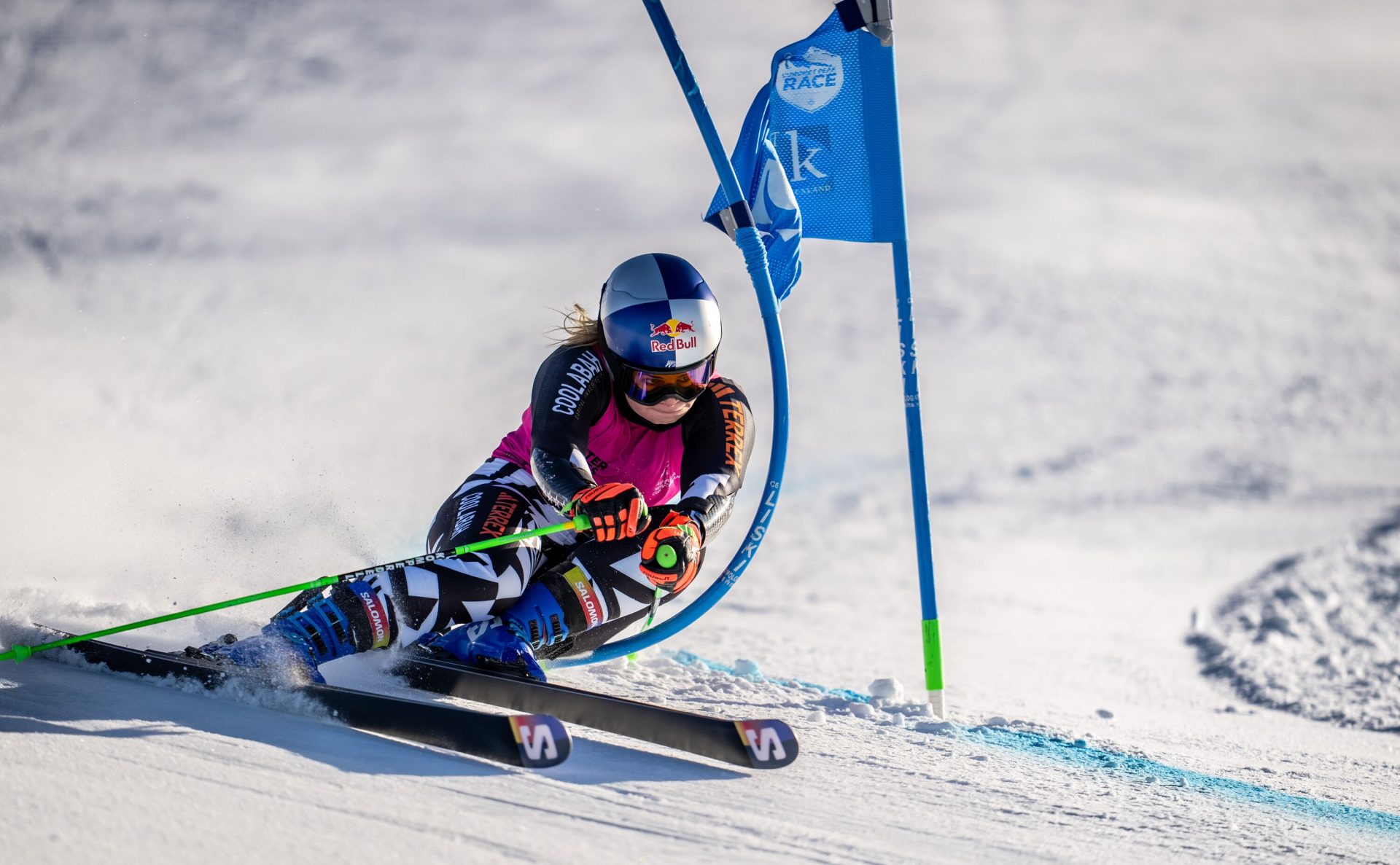 Alice Robinson deep in a turn at New Zealand Winter Games