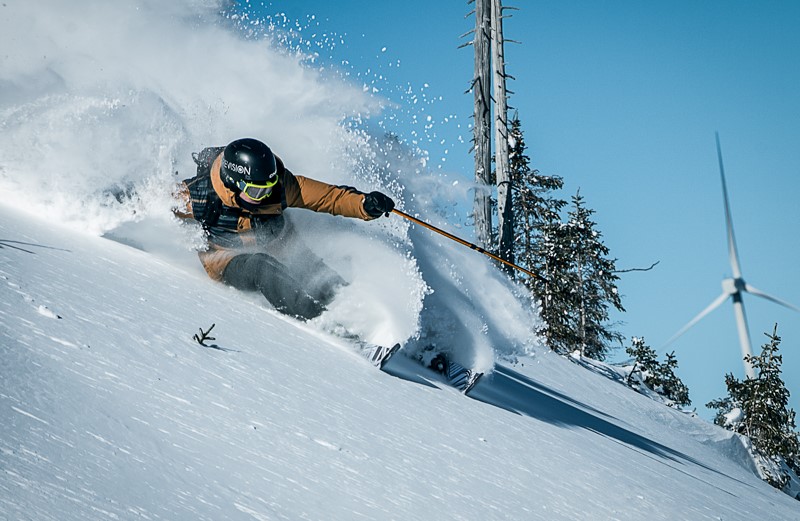 Heliskiing in Quebec