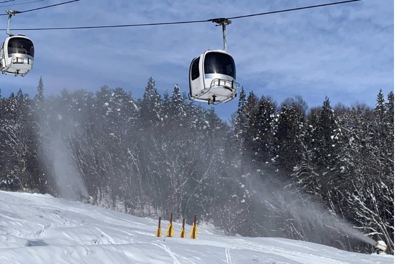 Hakuba Iwatake's New Gondola - Old Gondola