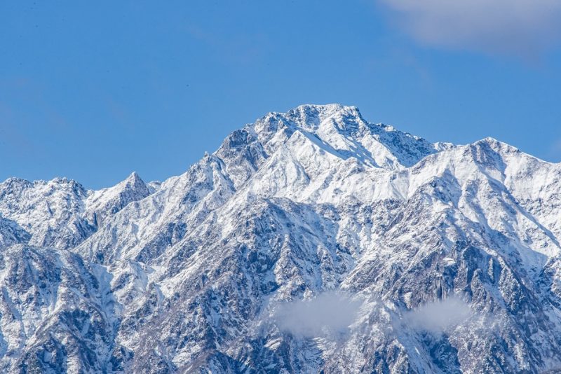 Japan's Ski Season Gets a Boost as Snowfall Finally Kicks In - Feature Image