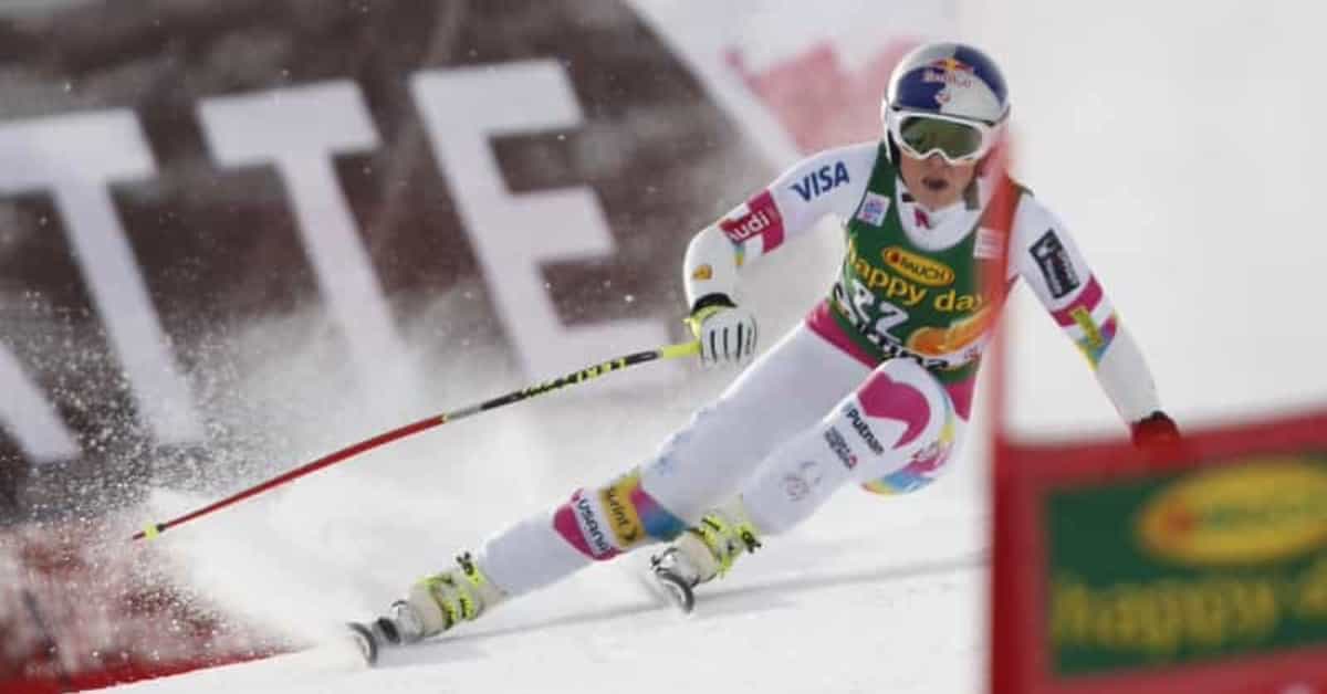 "Lindsey Vonn of the Usa competes during the Audi FIS Alpine Ski World Cup Women's Super-G on January 19, 2015 in Cortina d'Ampezzo, Italy. (Photo by Christophe Pallot/Agence Zoom/Getty Images)"