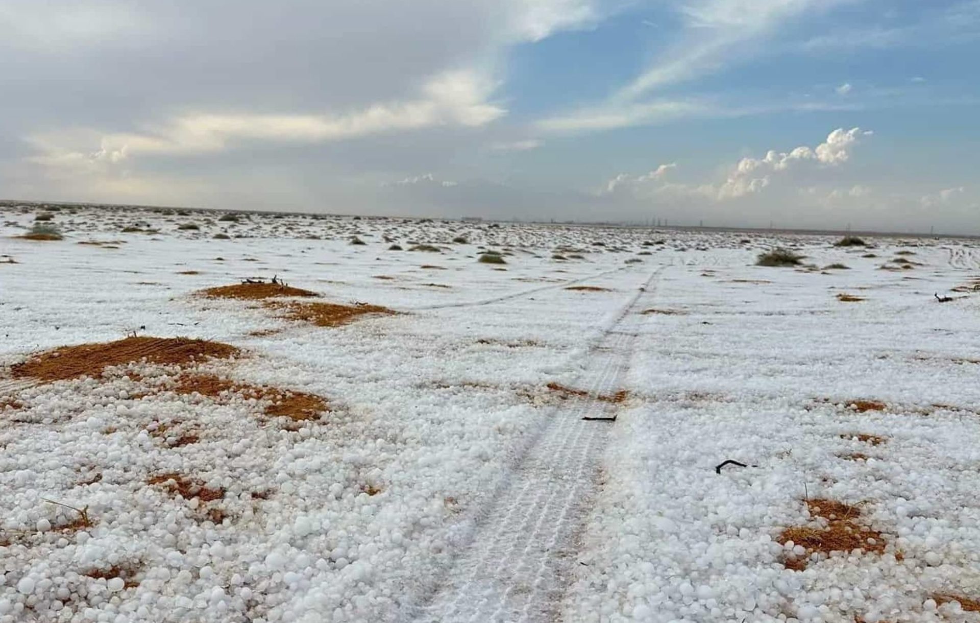 saudi arabia desert snow