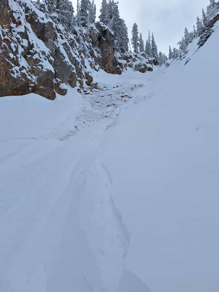 avalanche in super couloir at bridger bowl montana