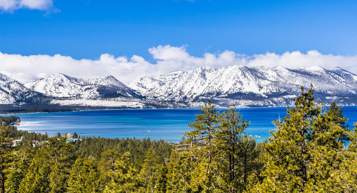 the sierra nevada in california is one of the longest mountain ranges in the Americas