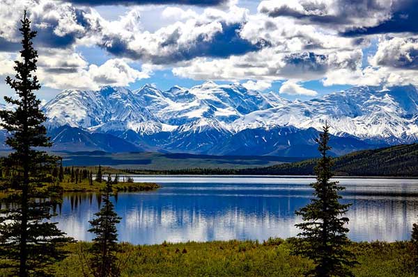 the Alaska Range is one of the longest mountain ranges in the Americas