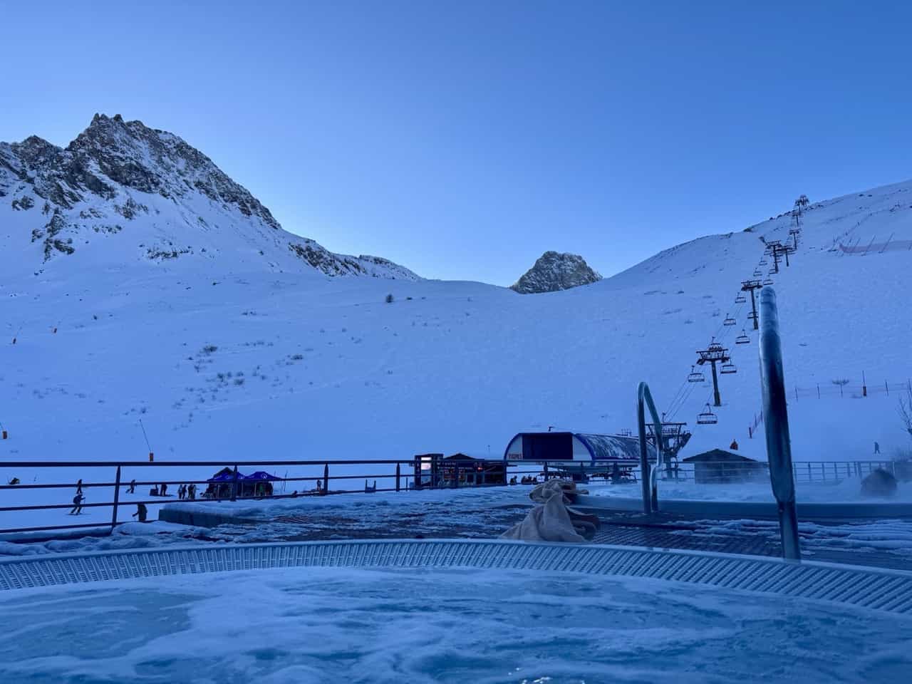 outdoor hot tub at club med tignes