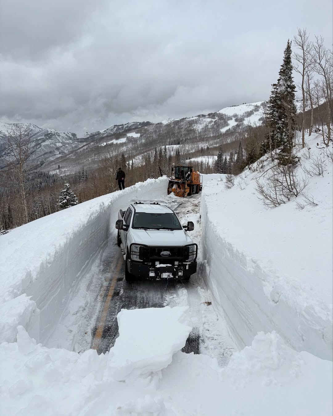 Crews have begun clearing Guardsman Pass, UT. | Photo: CDOT