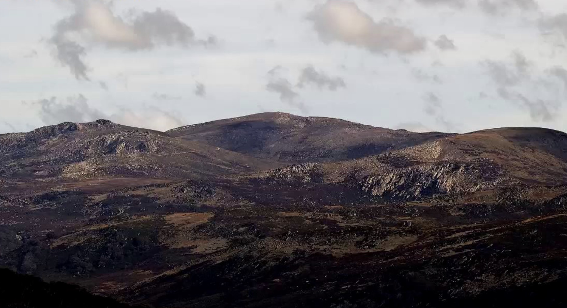 Australia's Ski Resorts Open in Three Weeks - Where's the Snow?